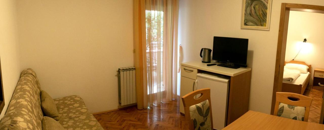 Vila Albatros Bed & Breakfast *